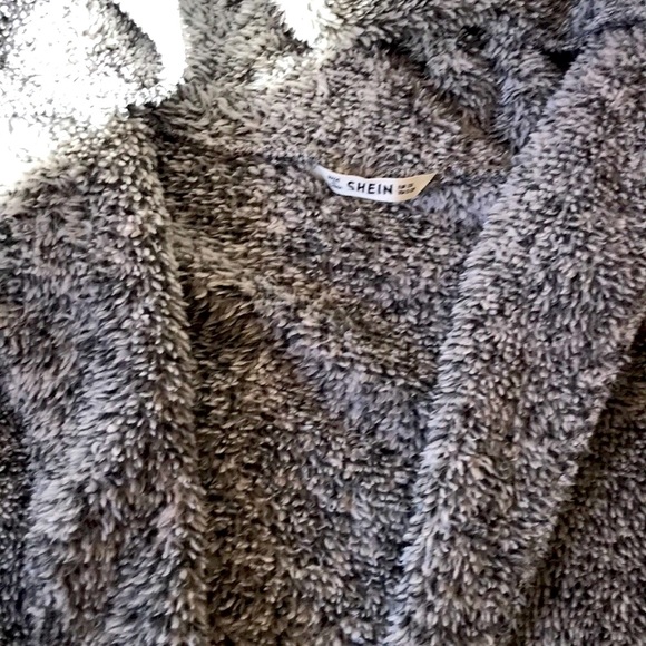 Hooded jacket - Picture 2 of 3